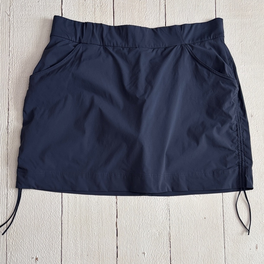 Stylish Gray Columbia Hiking Golf  Skirt with Drawstring Detail XL